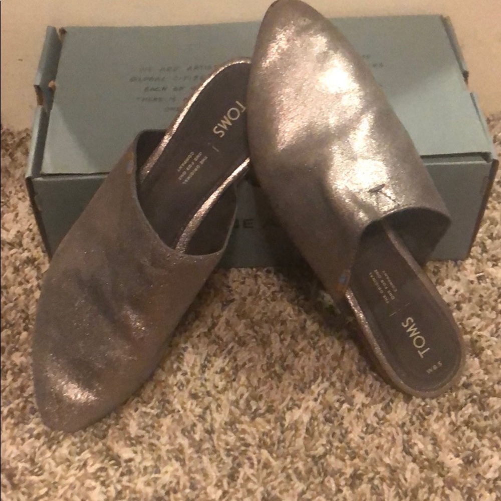 Toms Jutti Mule pewter metallic leather sz 8.5